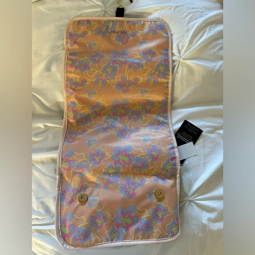 Nine West hanging travel organizer